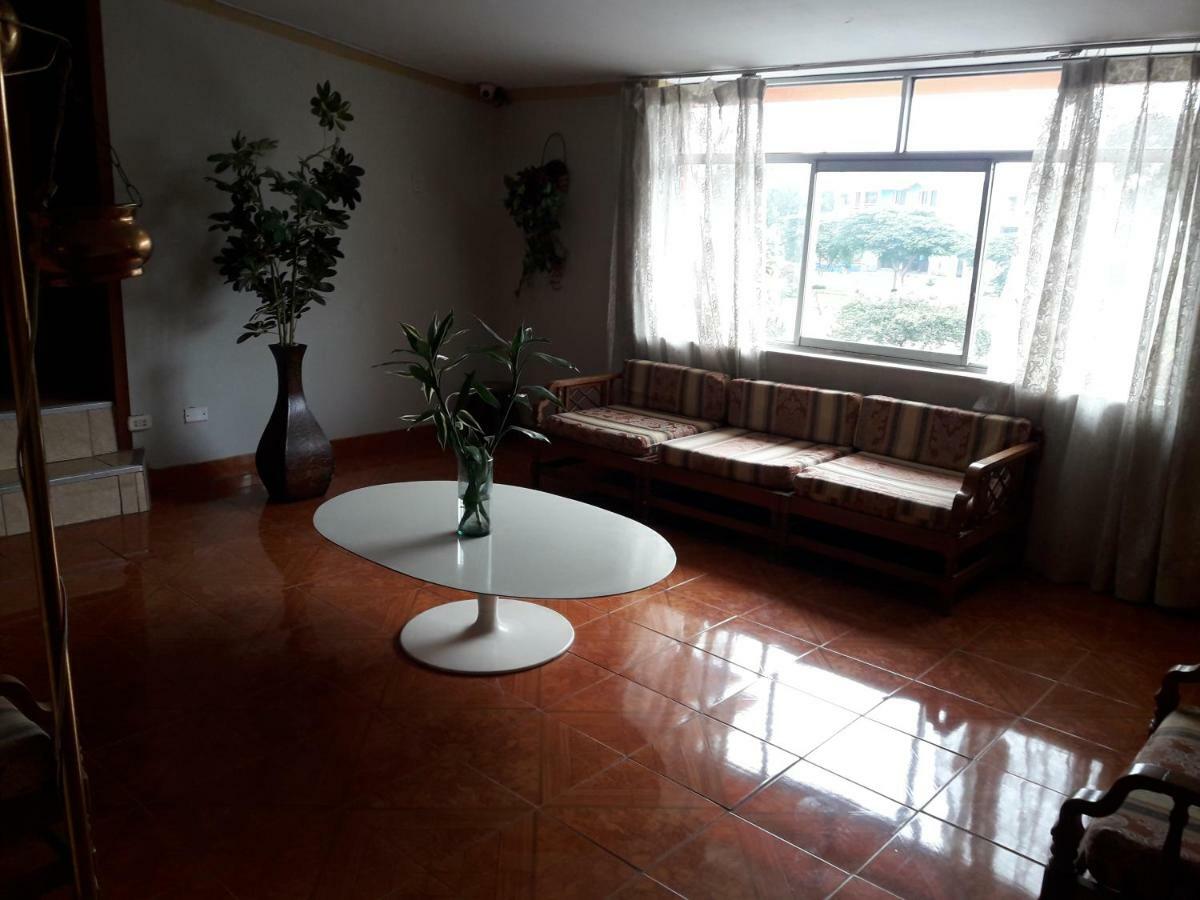 Hostal Turistico El Cajamarquez Lima Exterior photo