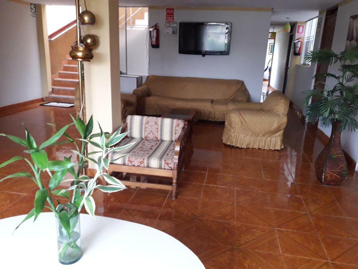 Hostal Turistico El Cajamarquez Lima Exterior photo